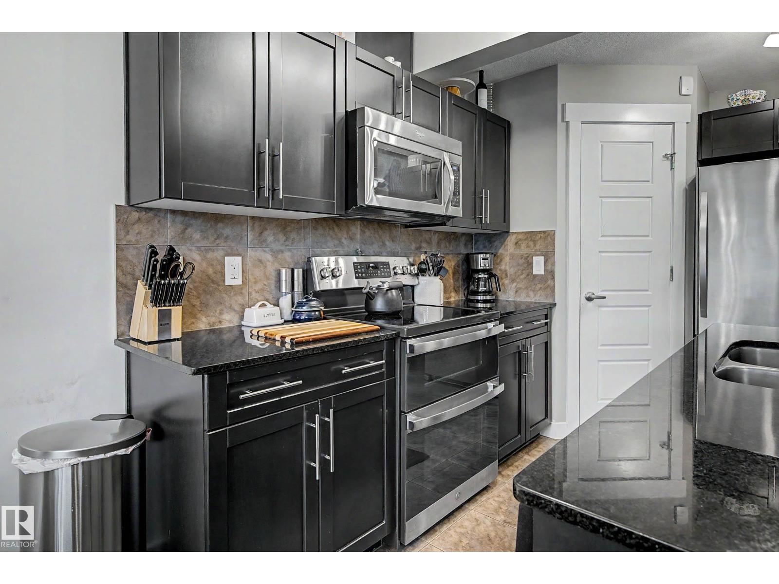 9436 230 ST NW - 5