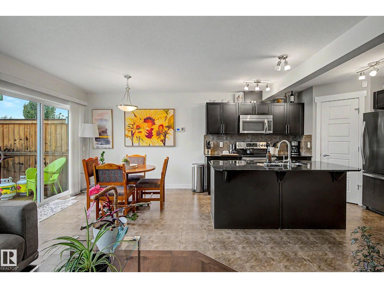 9436 230 ST NW - 8