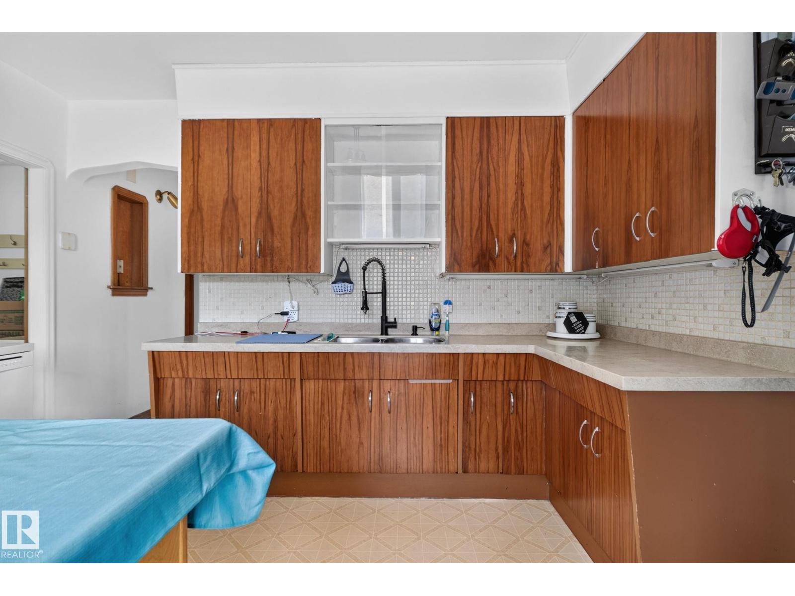 12229 88 ST NW - 22