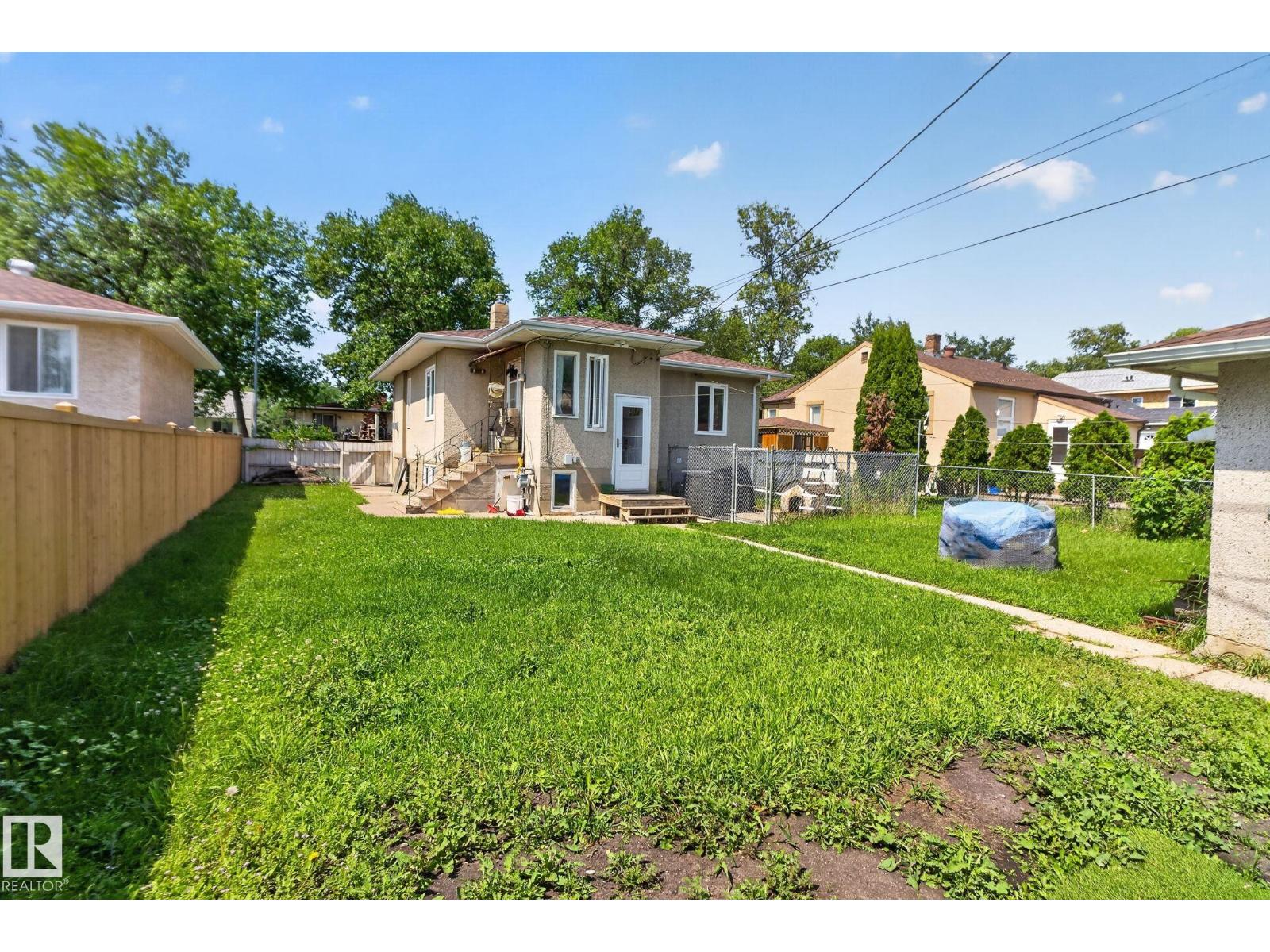 12229 88 ST NW - 50