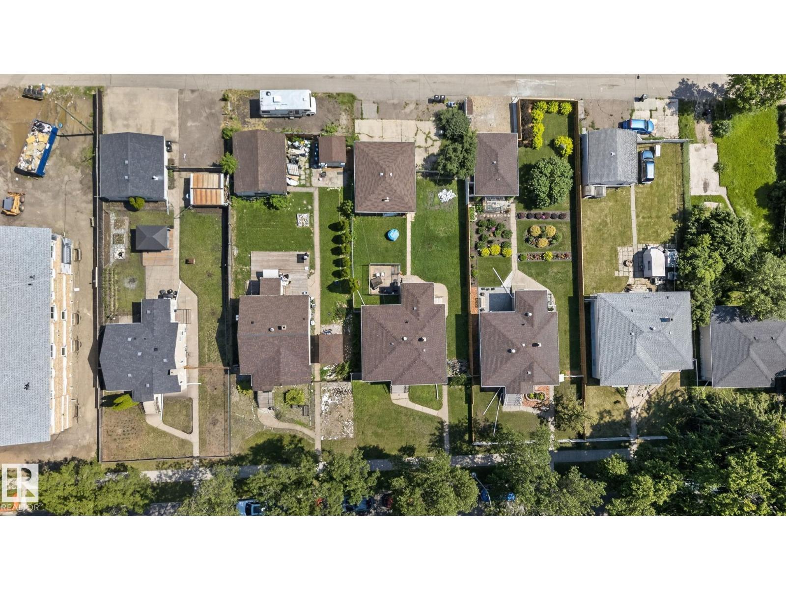 12229 88 ST NW - 56