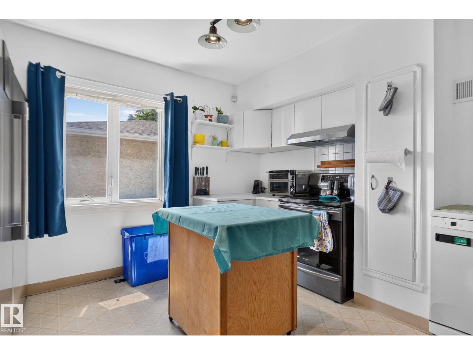 12229 88 ST NW - 19