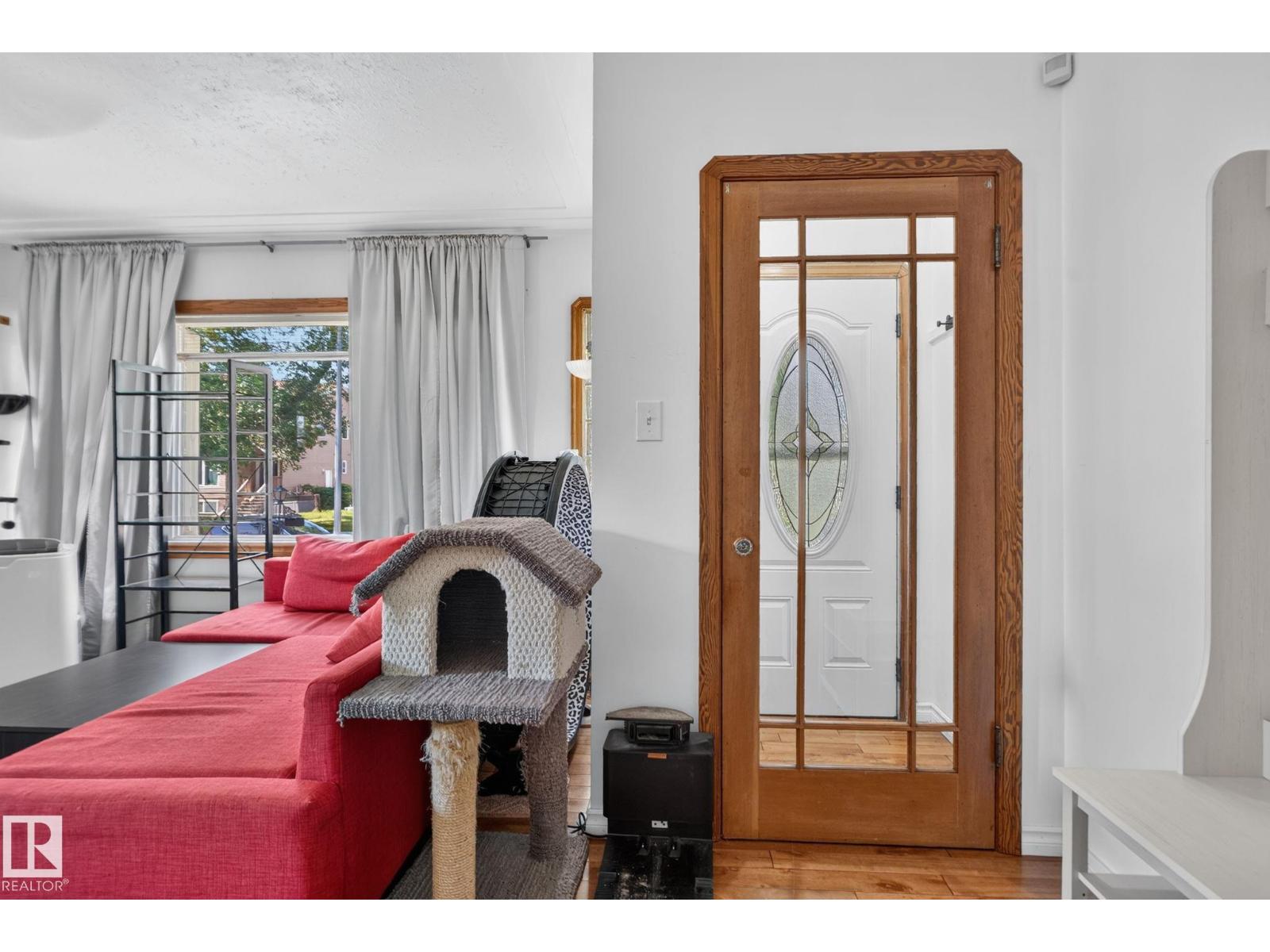 12229 88 ST NW - 15