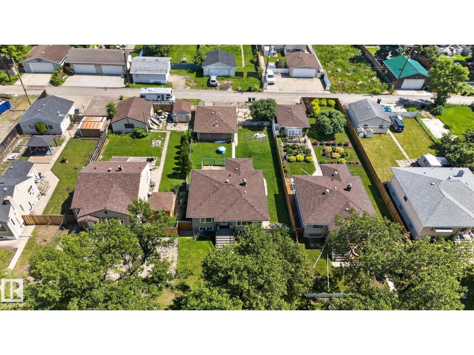 12229 88 ST NW - 55