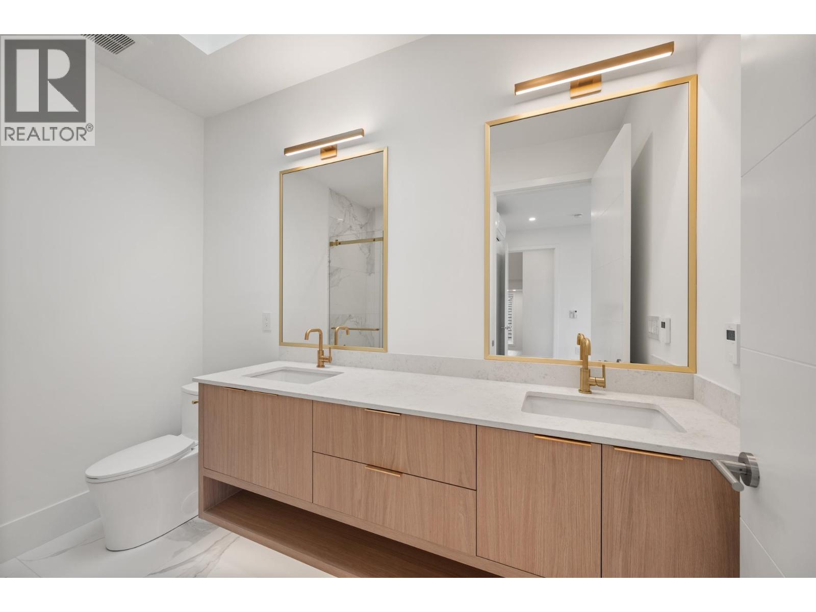 4 Bed, 5 Bath House for Sale in Vancouver – 2 3428 MONS DRIVE, Vancouver – MLS# R3148493 - Image 25
