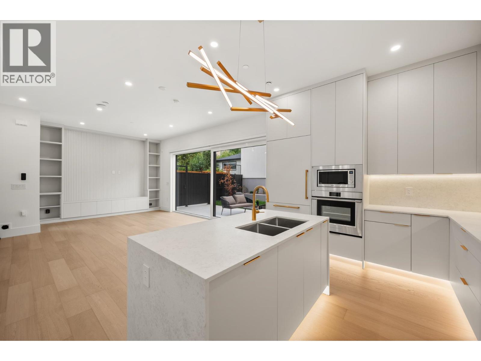 4 Bed, 5 Bath House for Sale in Vancouver – 2 3428 MONS DRIVE, Vancouver – MLS# R3148493 - Image 9