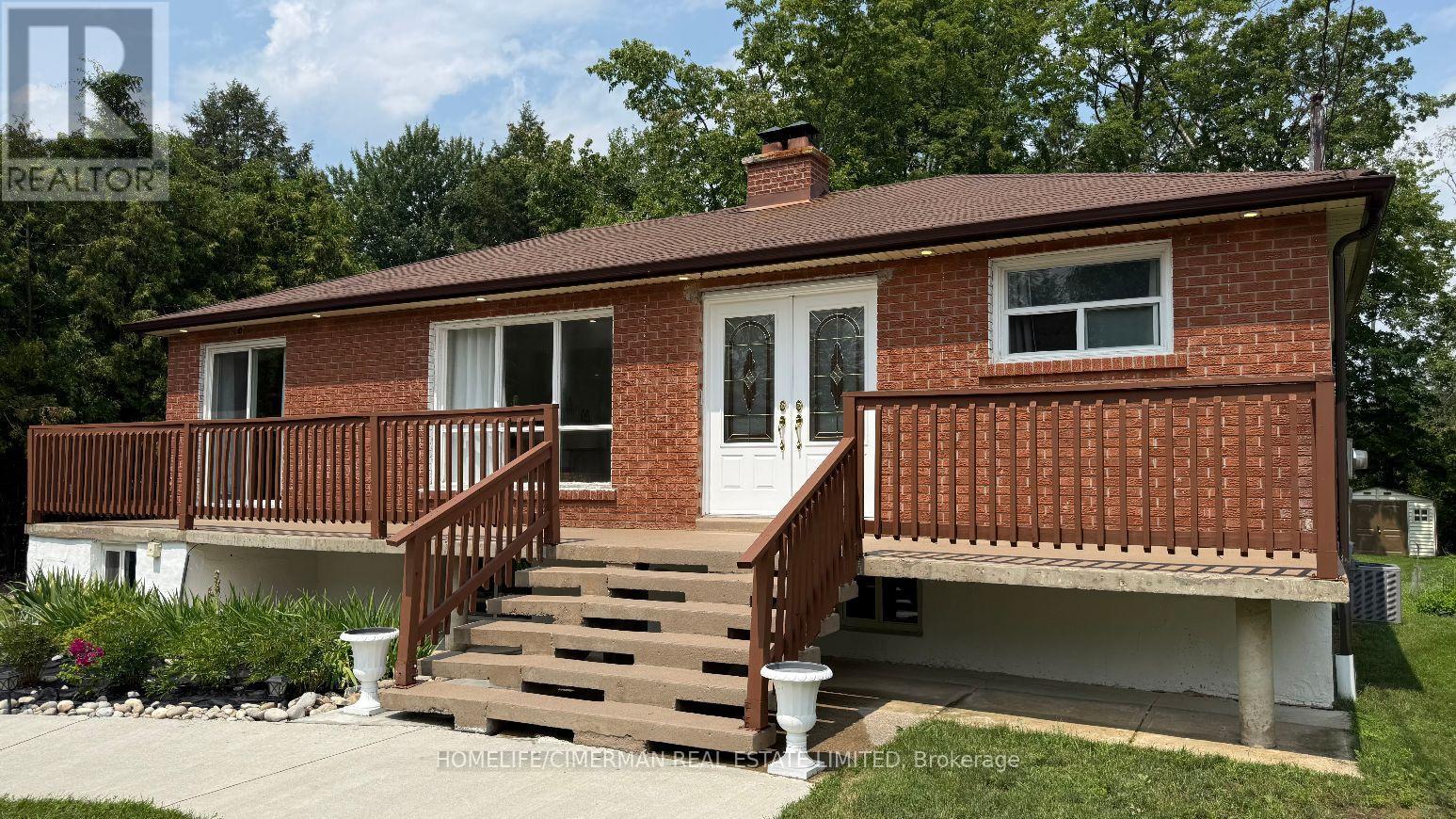 678 TRINITY STREET - 3