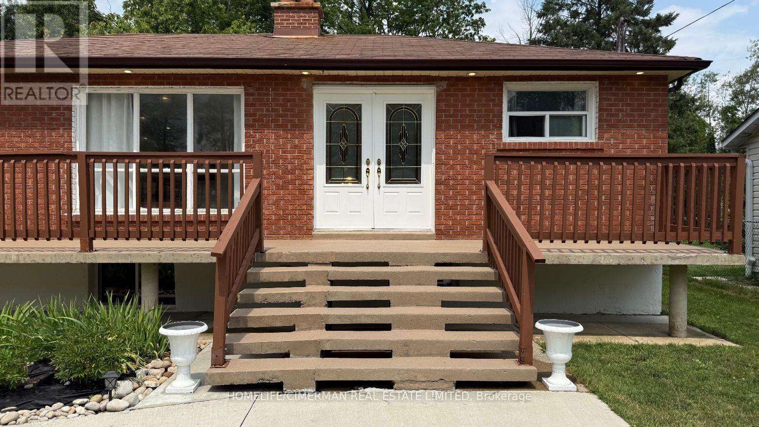 678 TRINITY STREET - 4