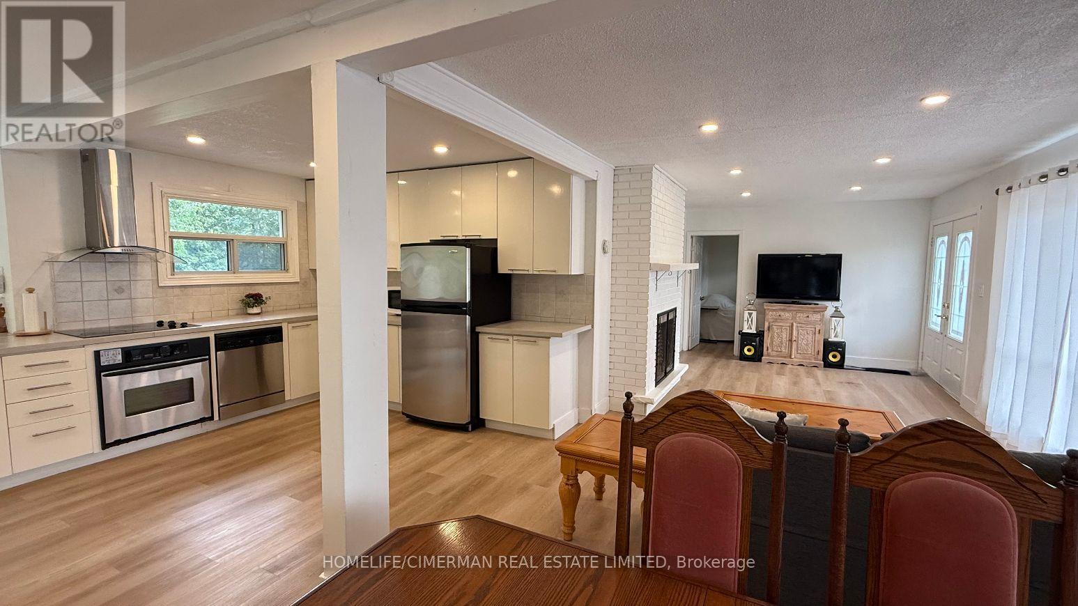 678 TRINITY STREET - 6