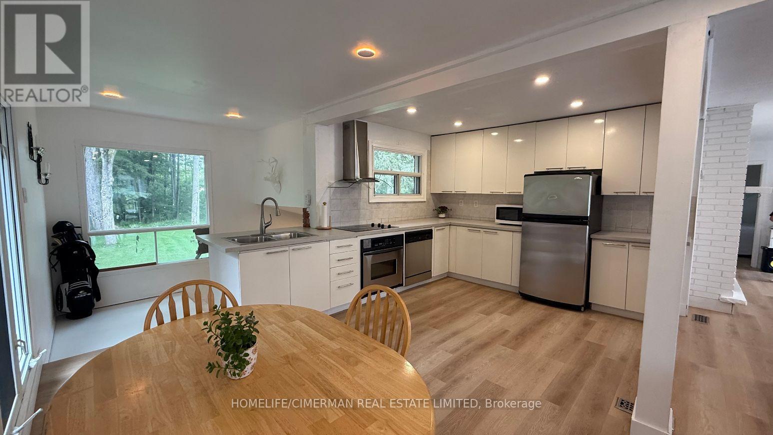 678 TRINITY STREET - 7