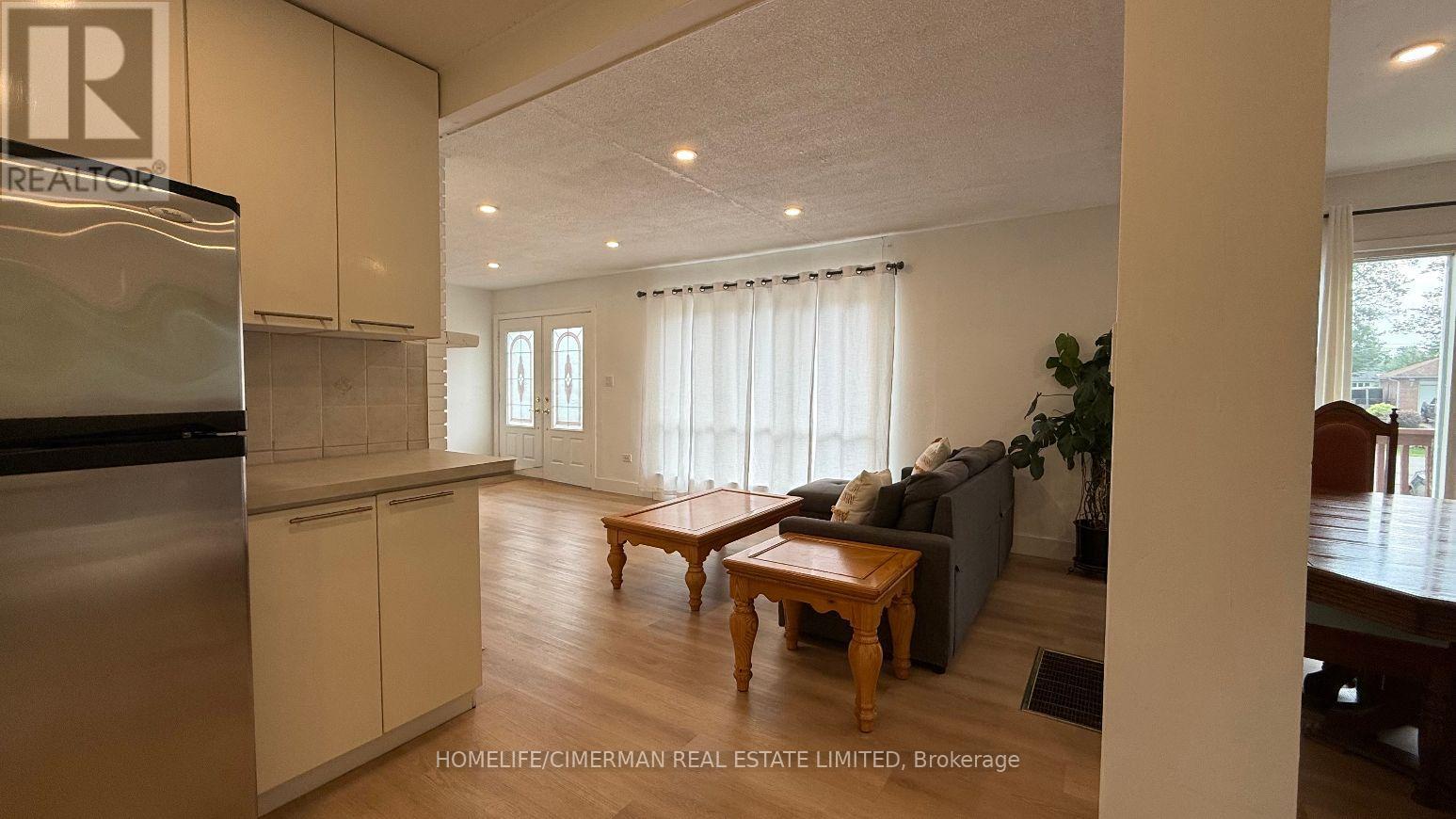 678 TRINITY STREET - 8