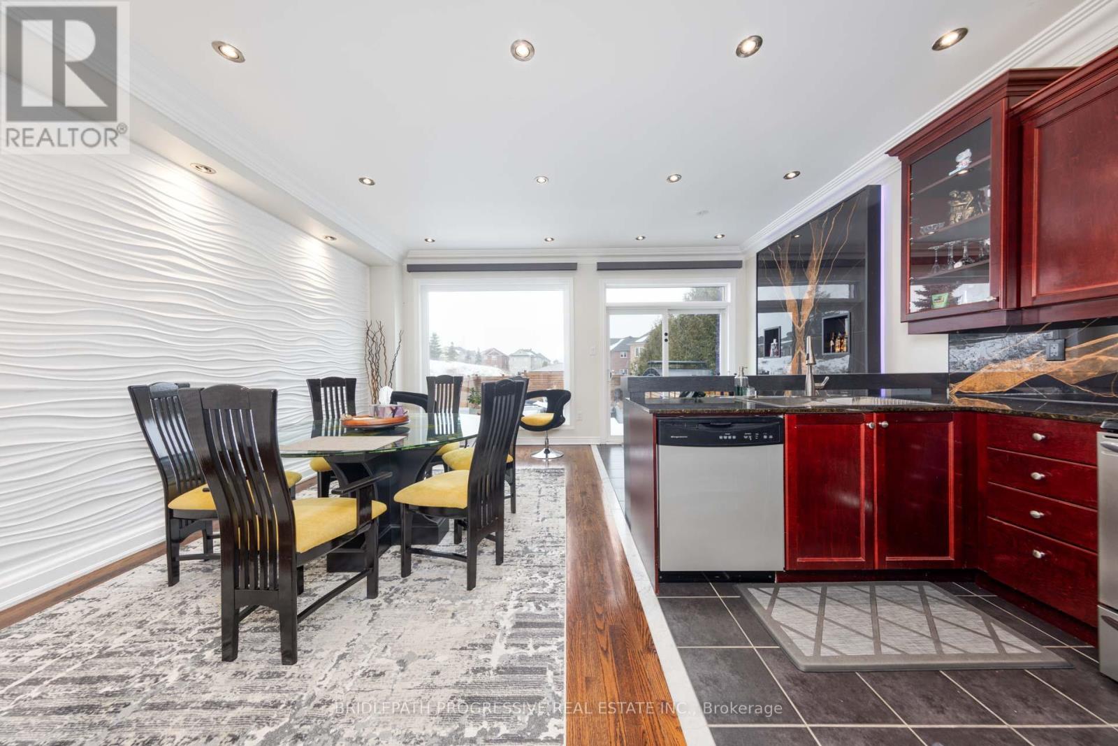64 SIR SANFORD FLEMING WAY - 13