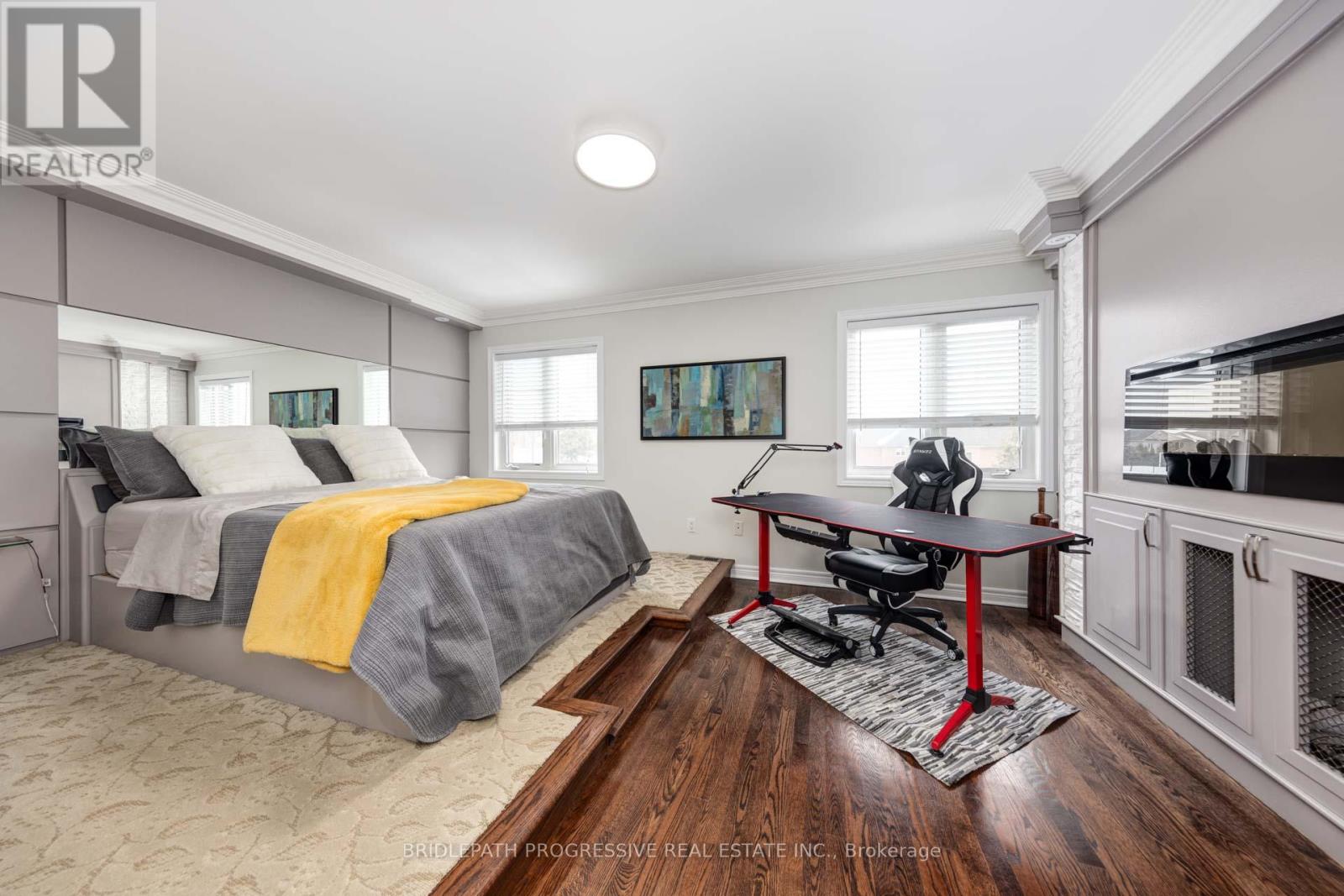 64 SIR SANFORD FLEMING WAY - 24