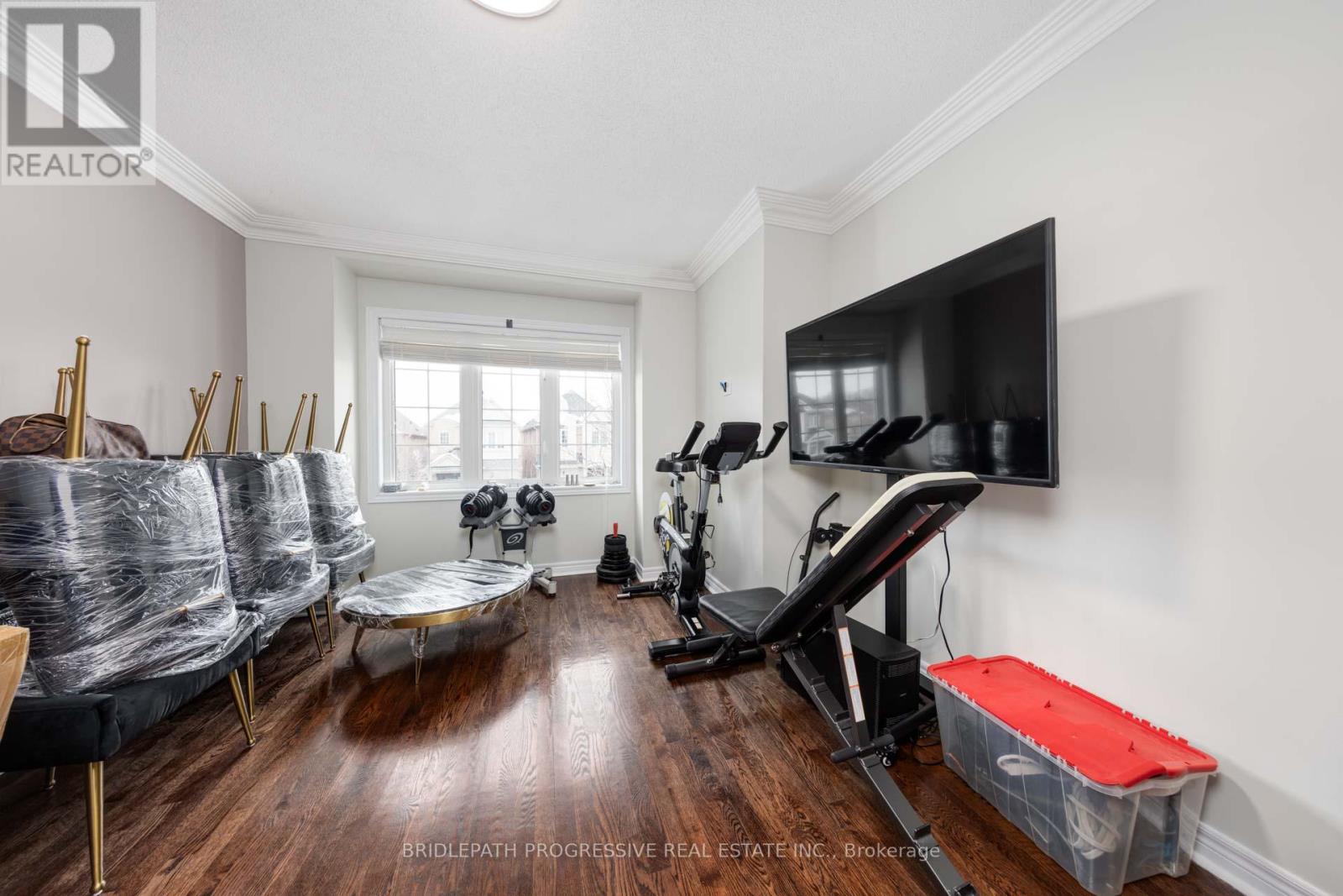 64 SIR SANFORD FLEMING WAY - 32