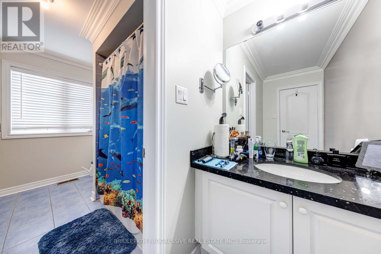 64 SIR SANFORD FLEMING WAY - 33