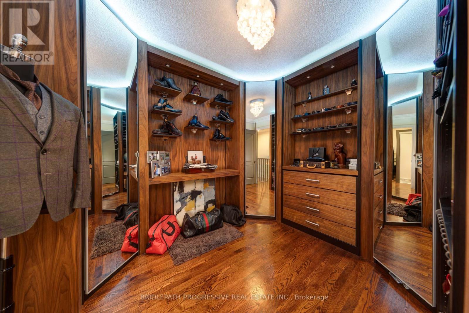 64 SIR SANFORD FLEMING WAY - 35