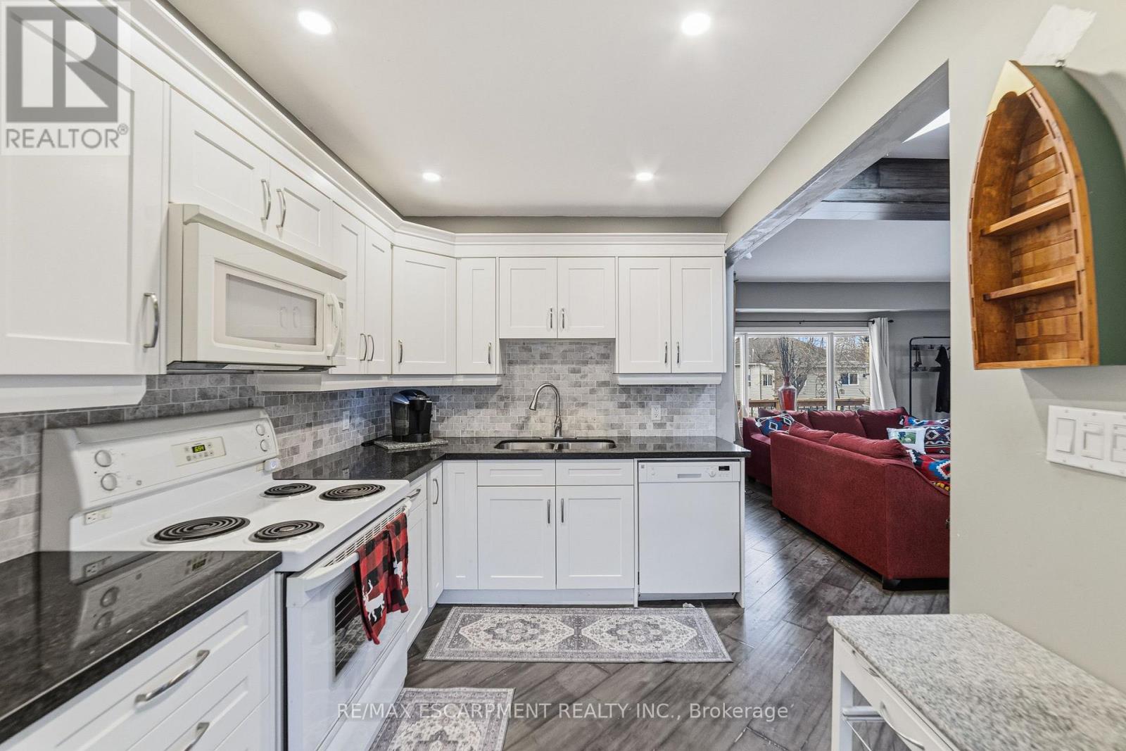 18 WESTMORELAND LANE - 19