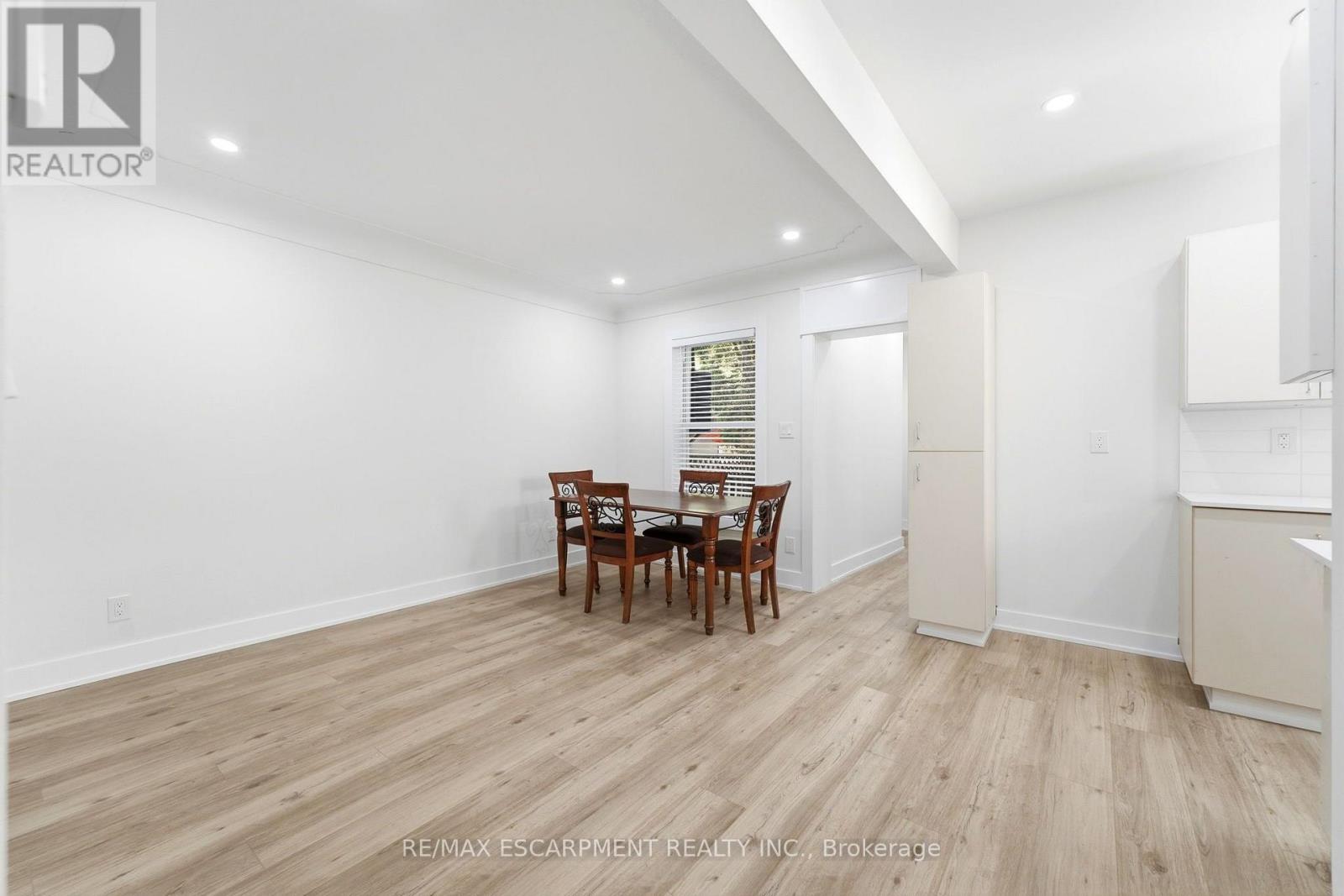 968 MAIN STREET E - 10