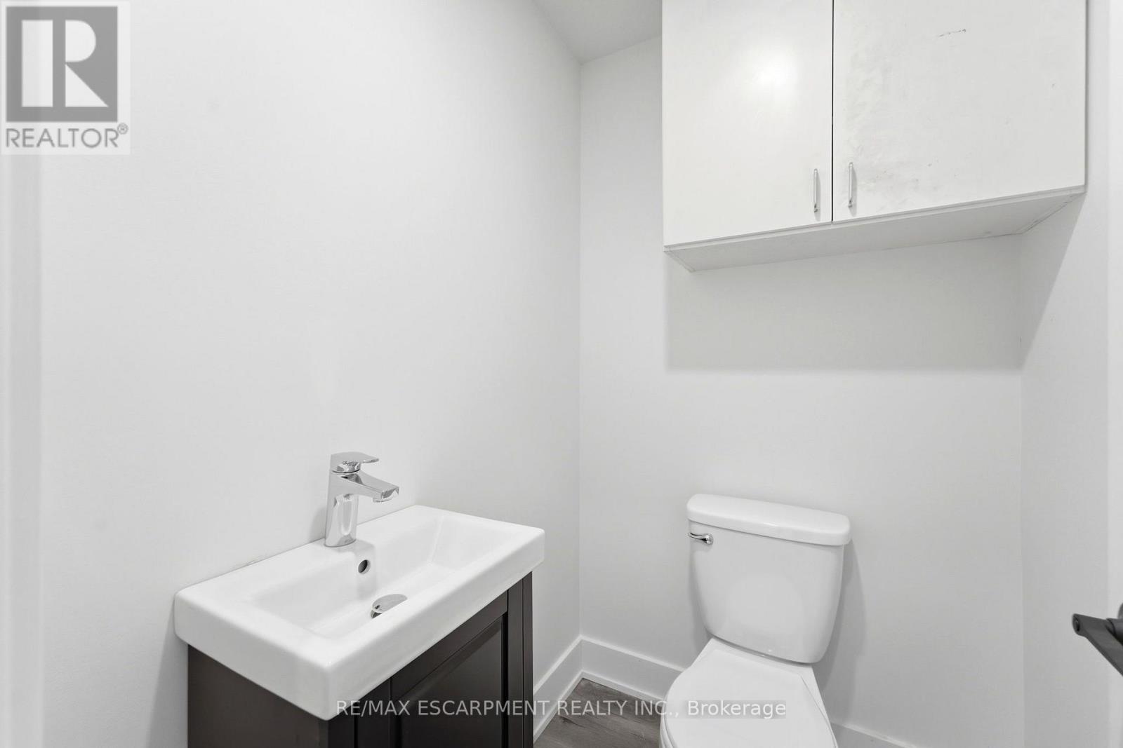 968 MAIN STREET E - 13