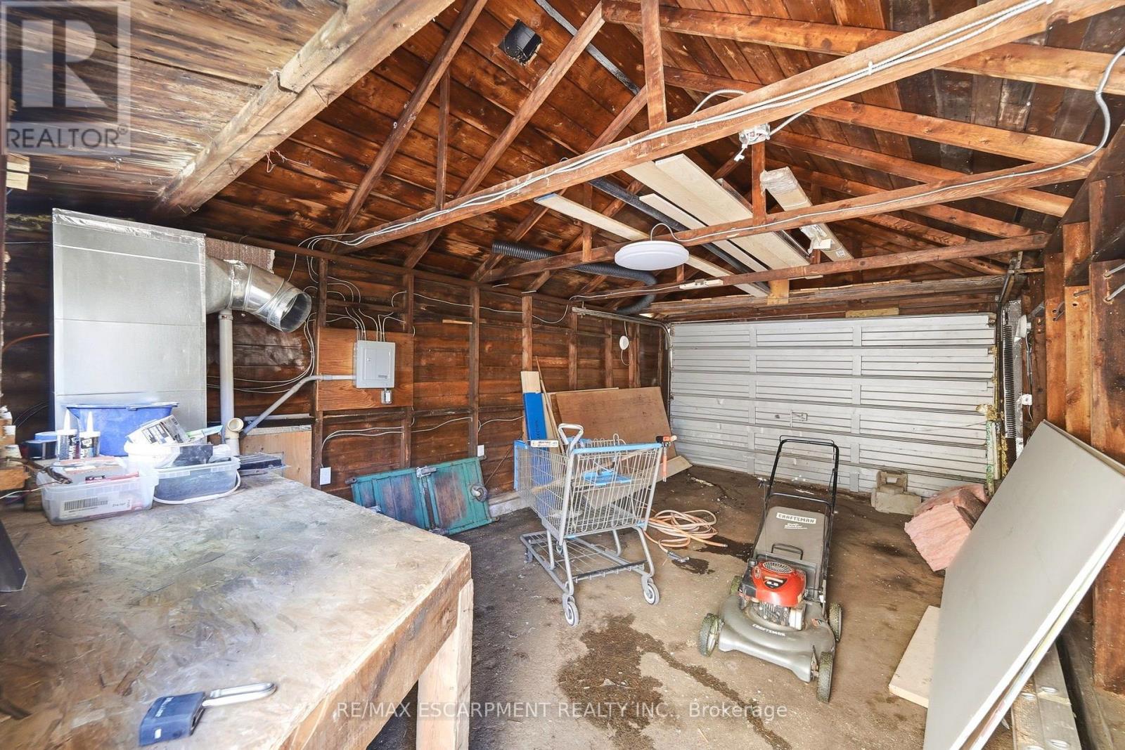 968 MAIN STREET E - 36
