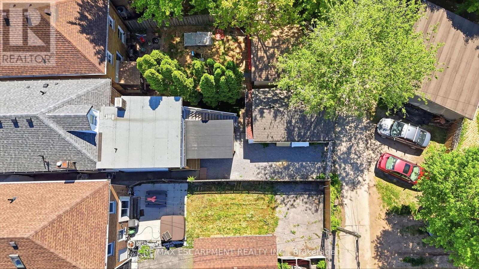 968 MAIN STREET E - 40