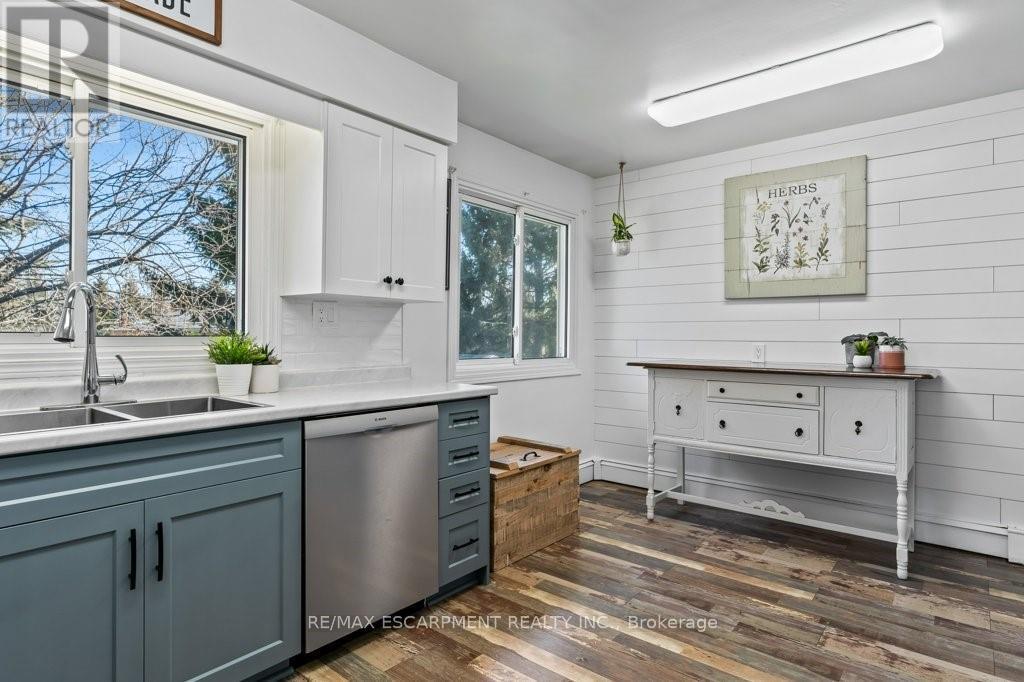 9793 DICKENSON ROAD W - 11