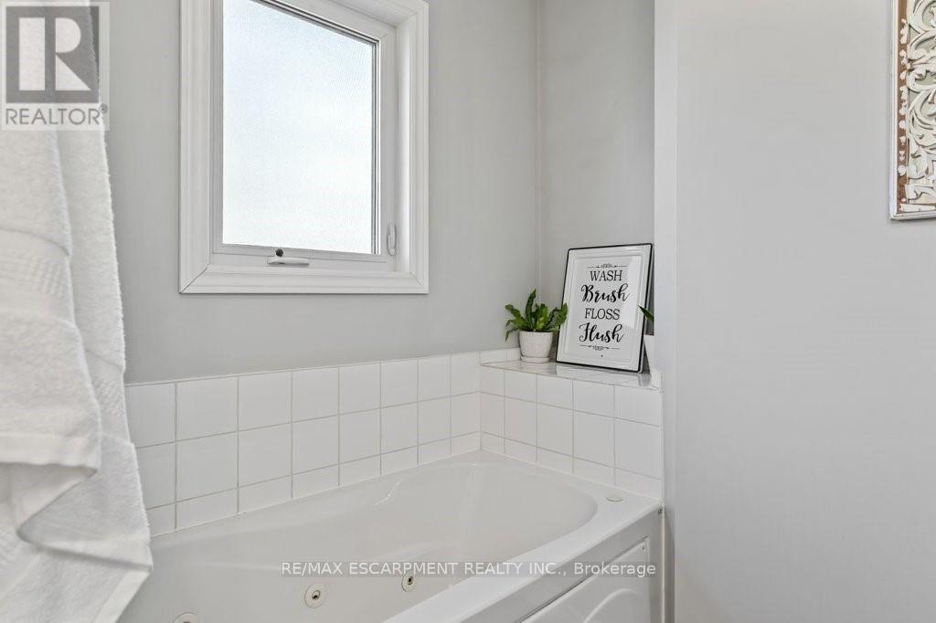 9793 DICKENSON ROAD W - 23