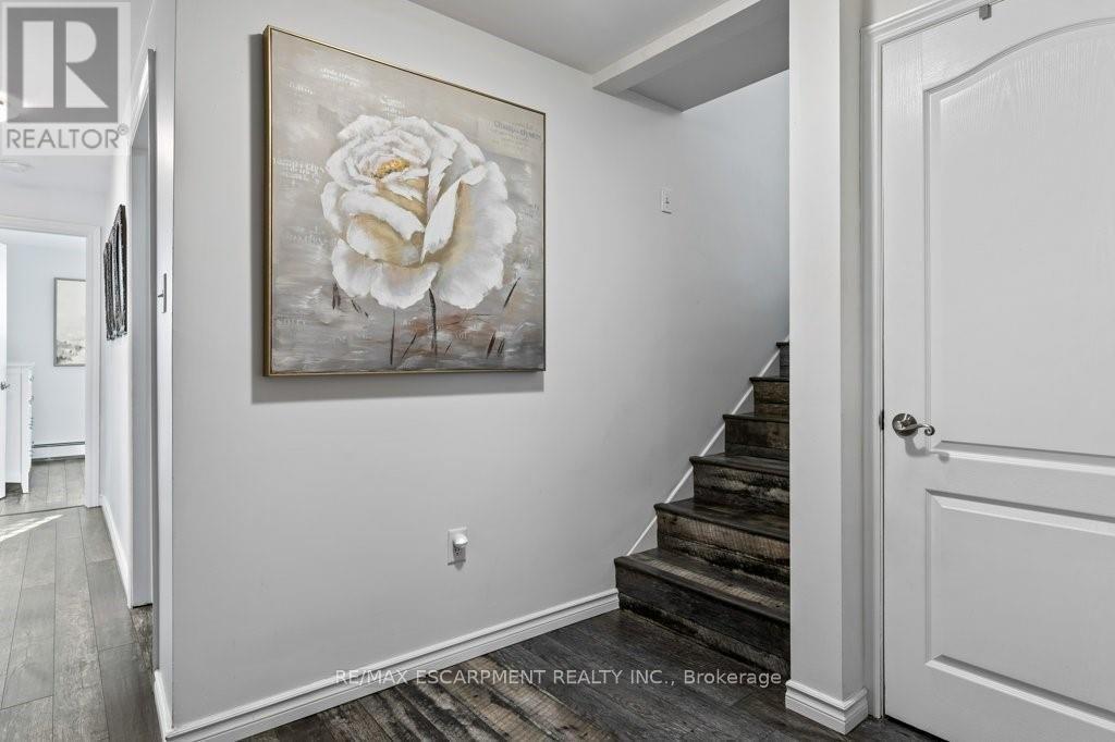 9793 DICKENSON ROAD W - 25