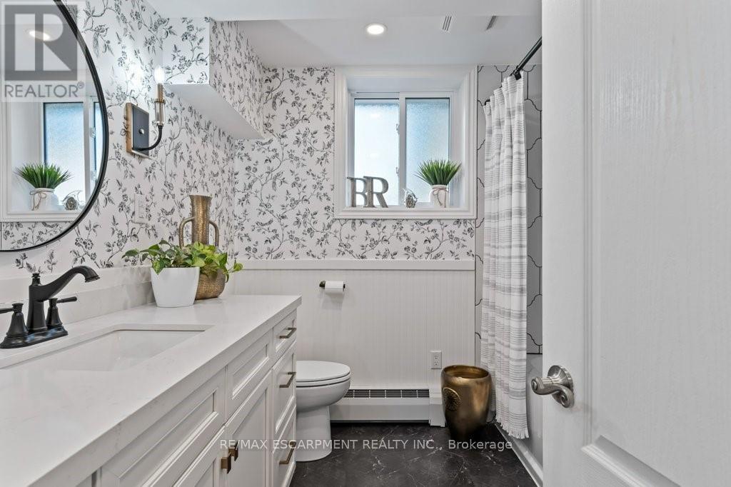 9793 DICKENSON ROAD W - 33