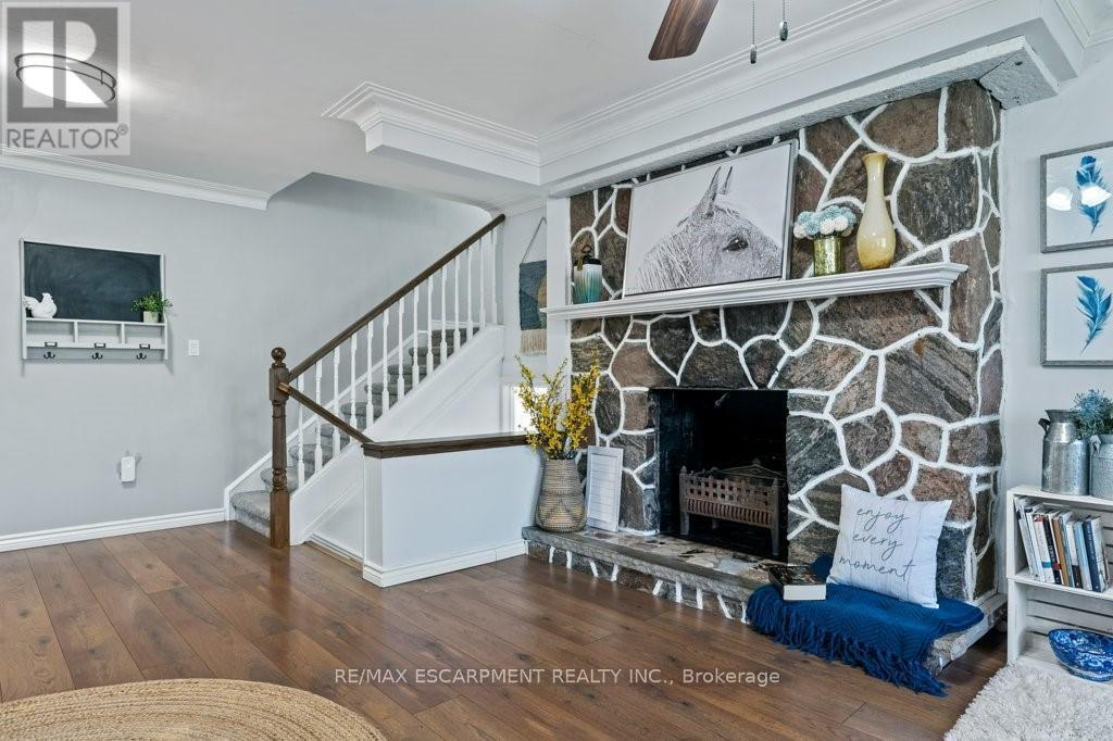 9793 DICKENSON ROAD W - 4
