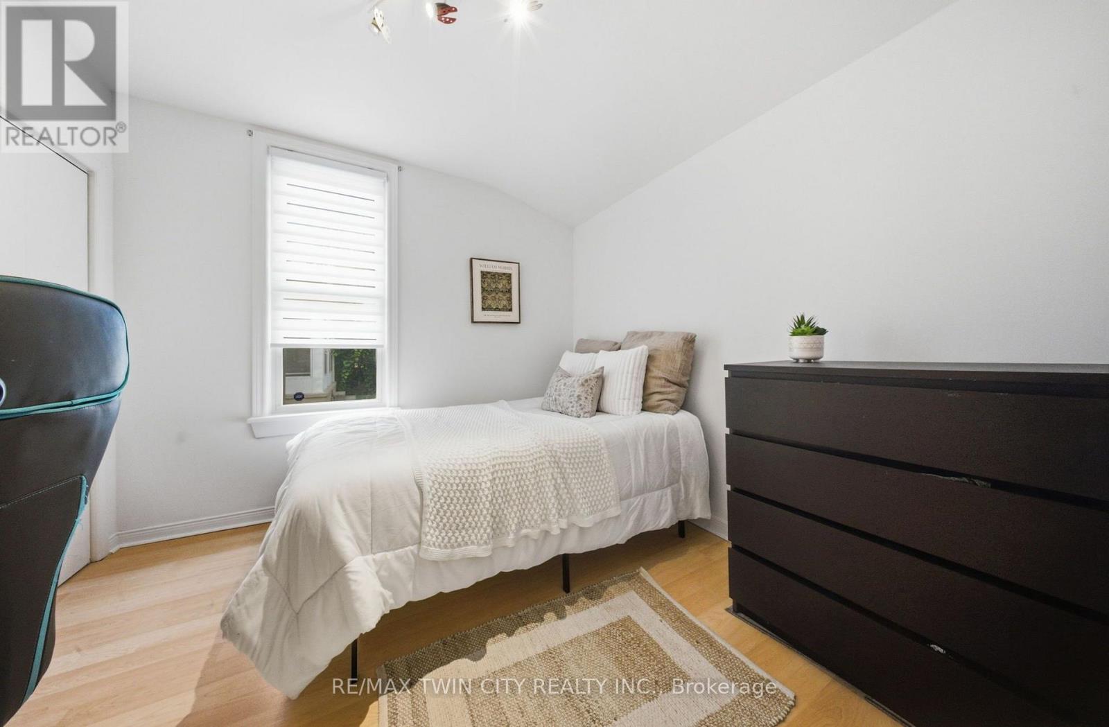254 ERIE AVENUE - Image 18