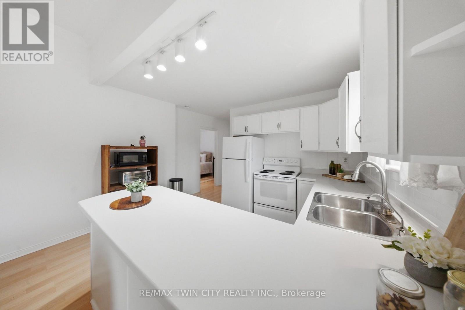254 ERIE AVENUE - Image 20