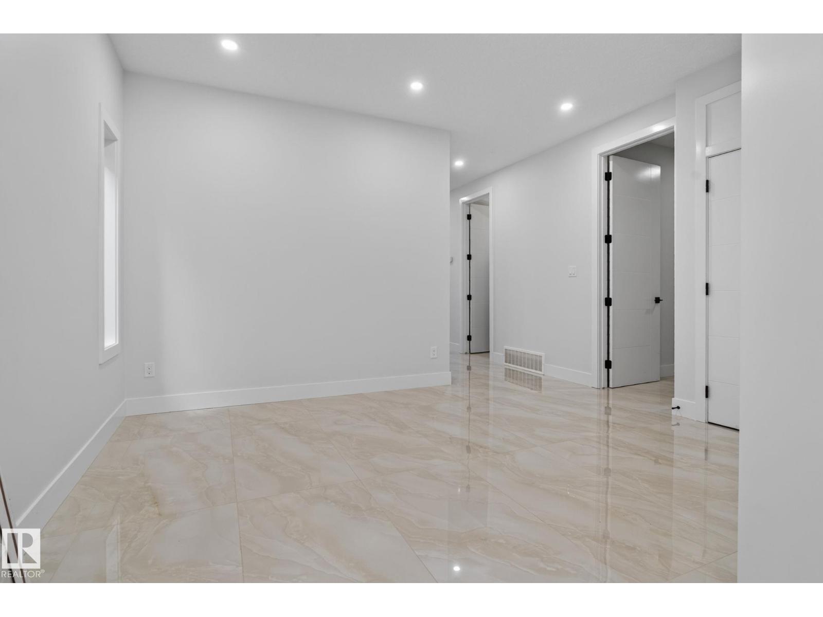 213 FRASER WY NW - Image 3