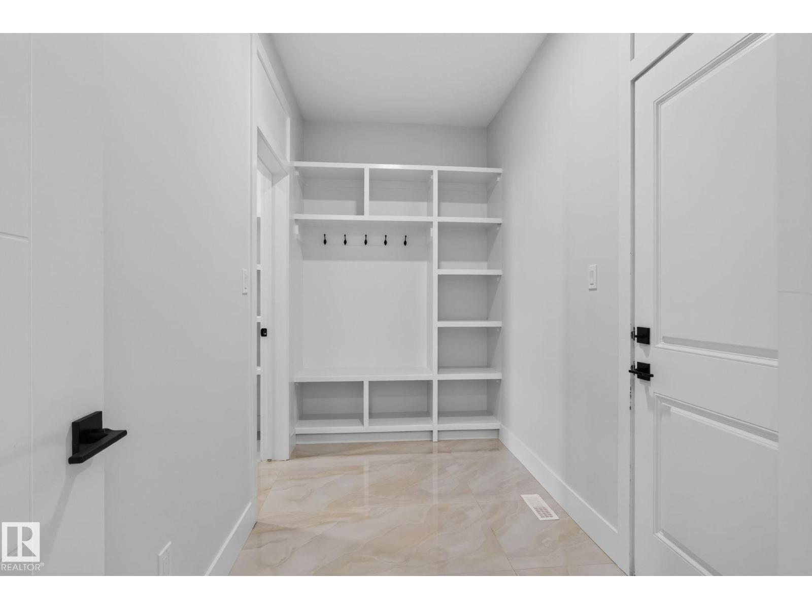 213 FRASER WY NW - 17