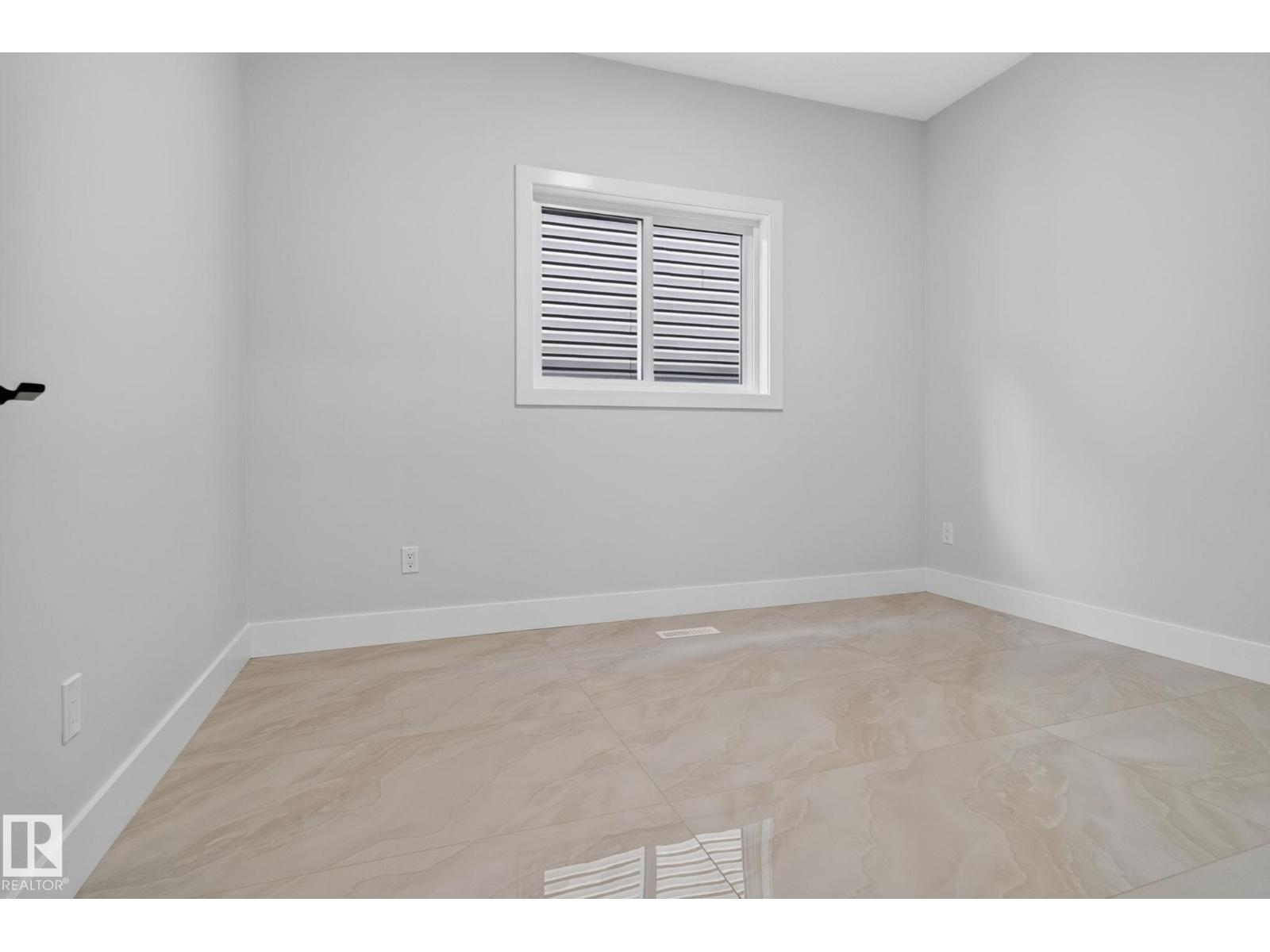 213 FRASER WY NW - 18