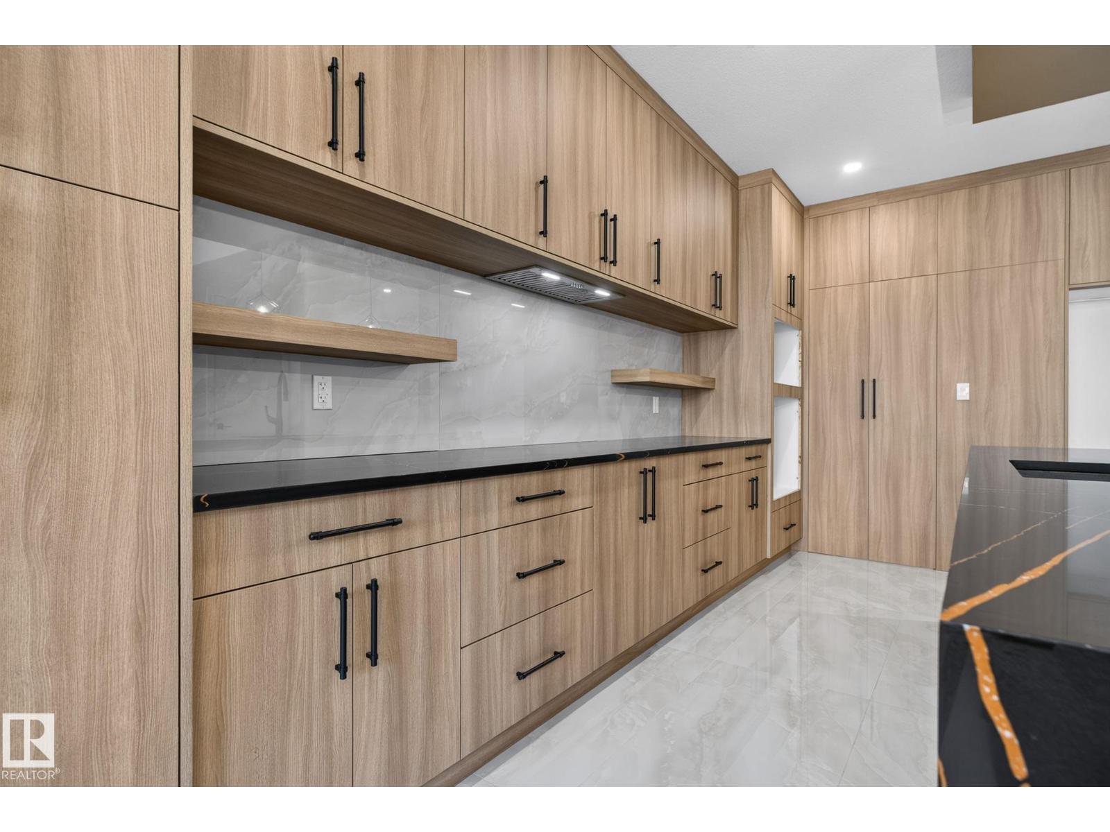 213 FRASER WY NW - 11