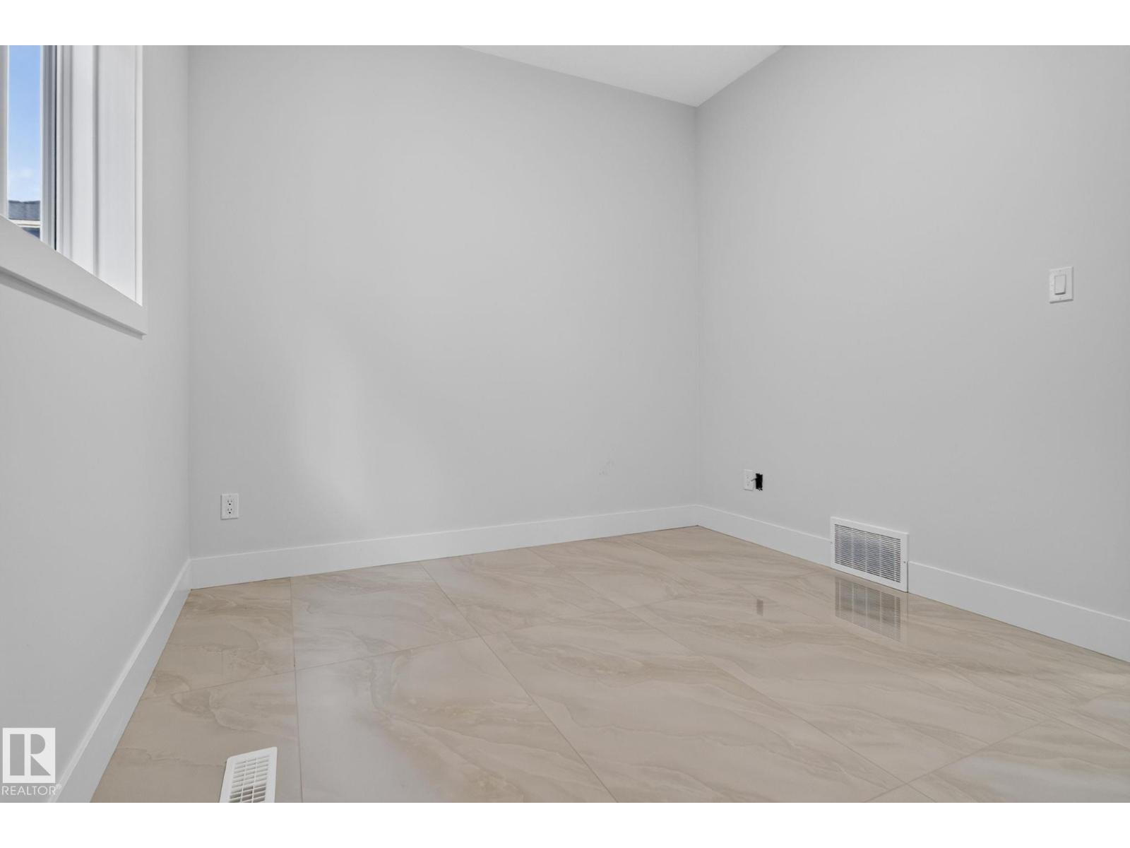 213 FRASER WY NW - 19