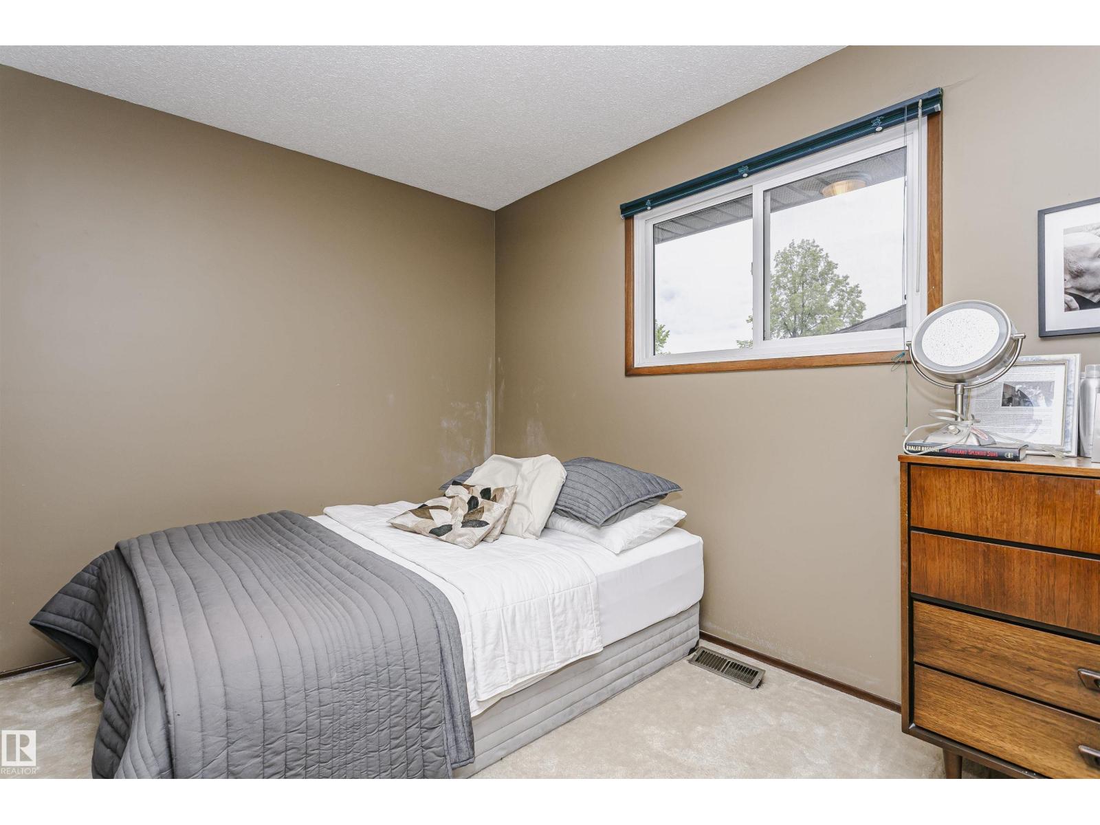 14231 80 ST NW - 24
