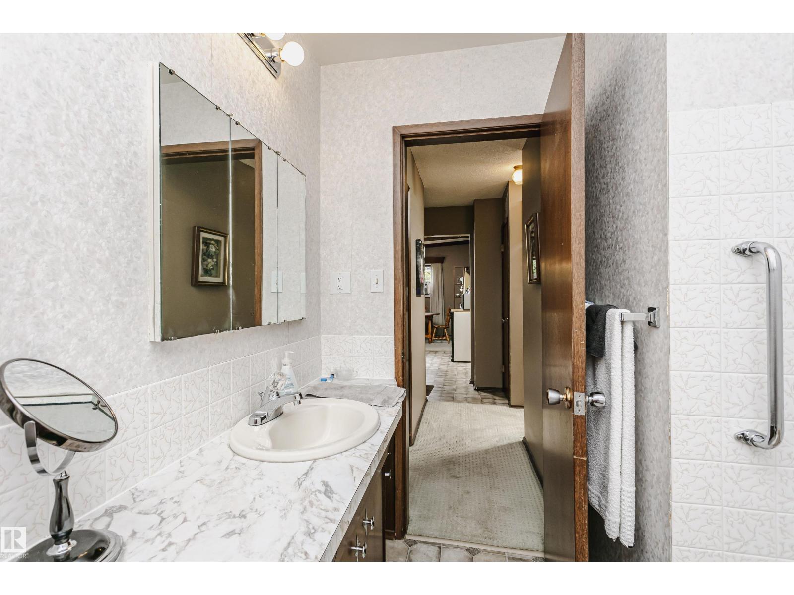 14231 80 ST NW - 27