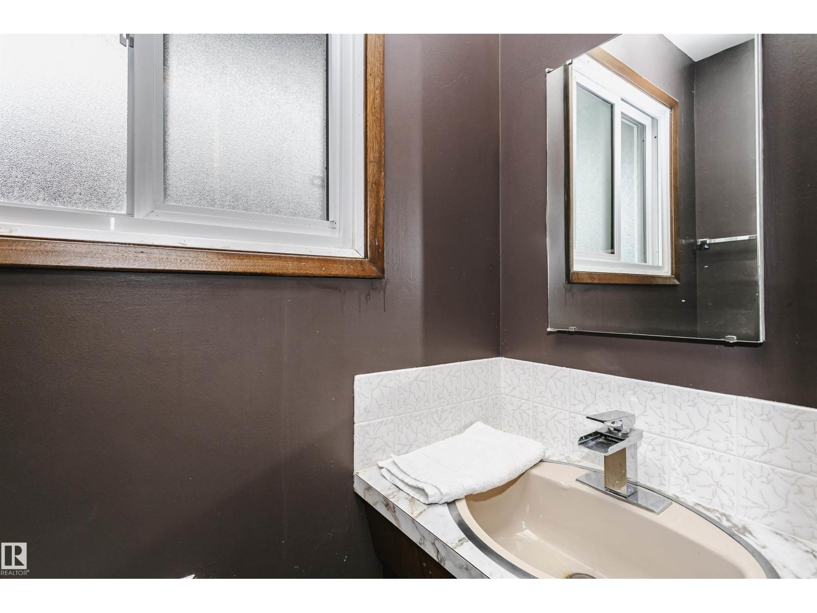 14231 80 ST NW - 21