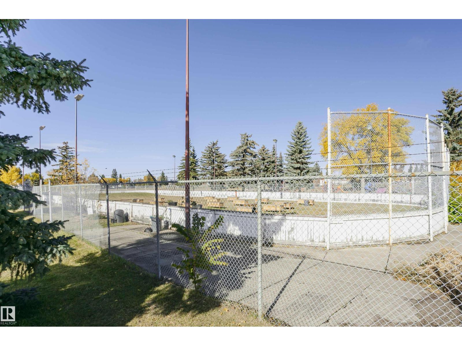 14231 80 ST NW - 61