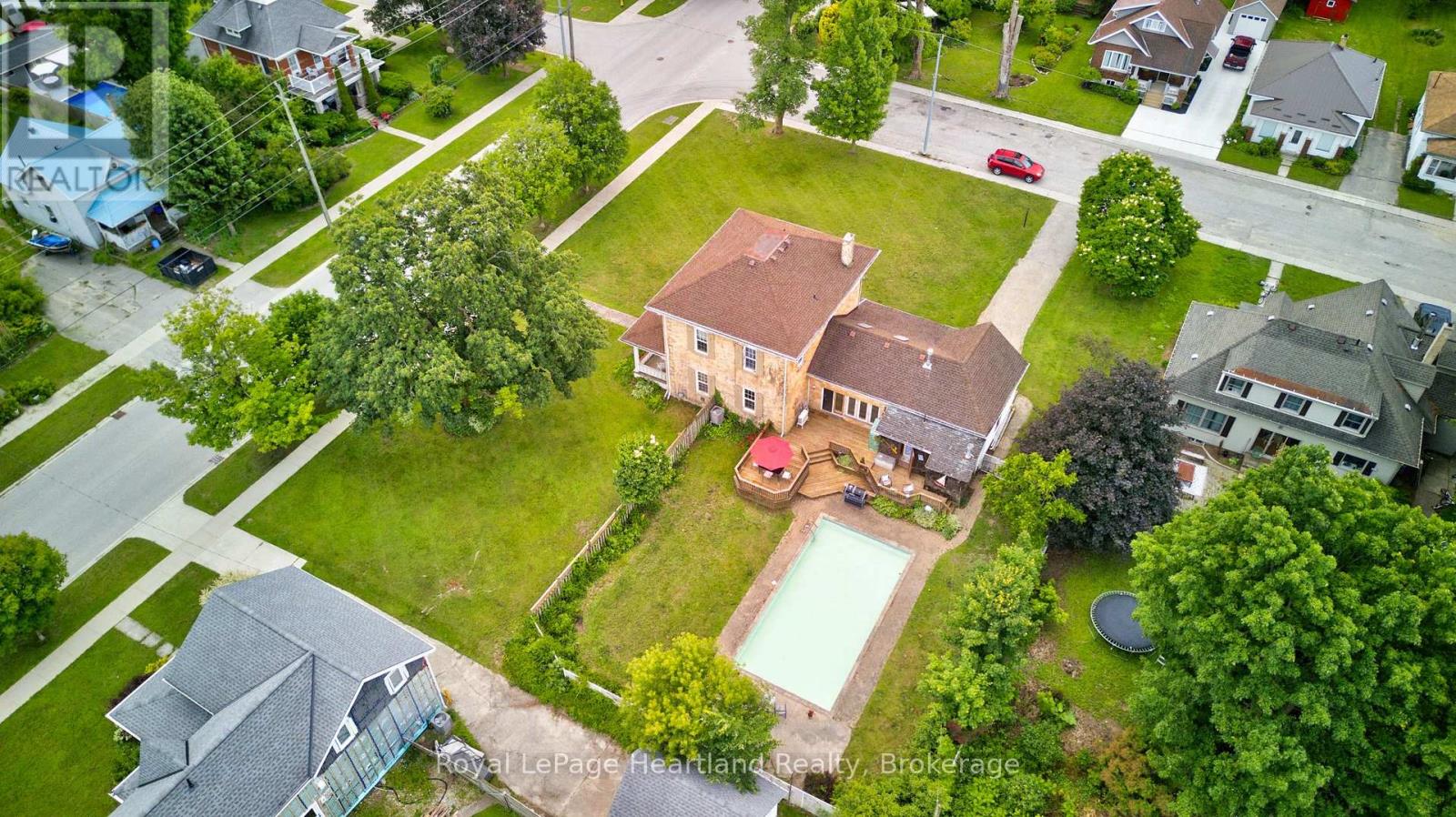 638 HAVELOCK STREET - 5