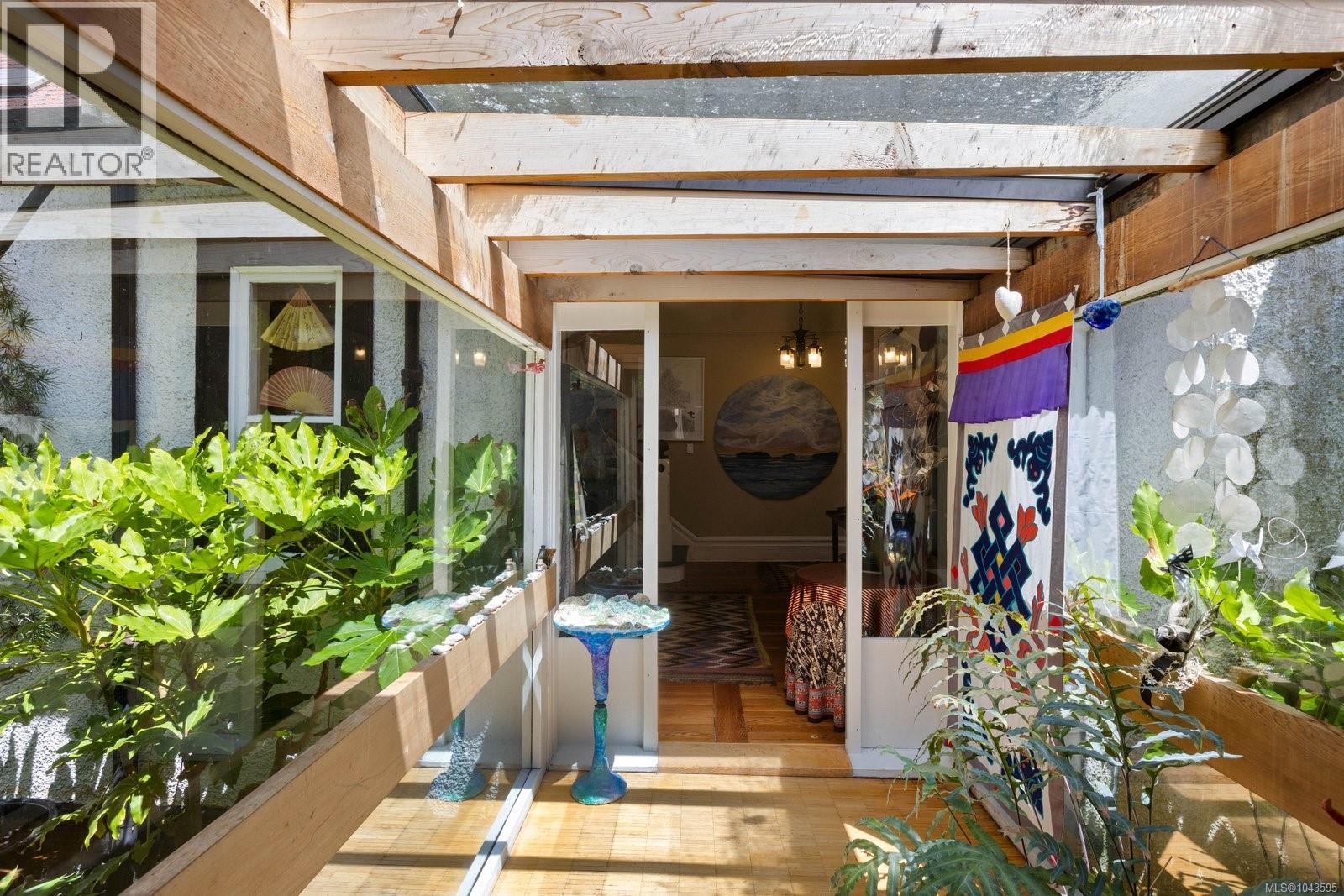 1648 Rockland Ave - 21