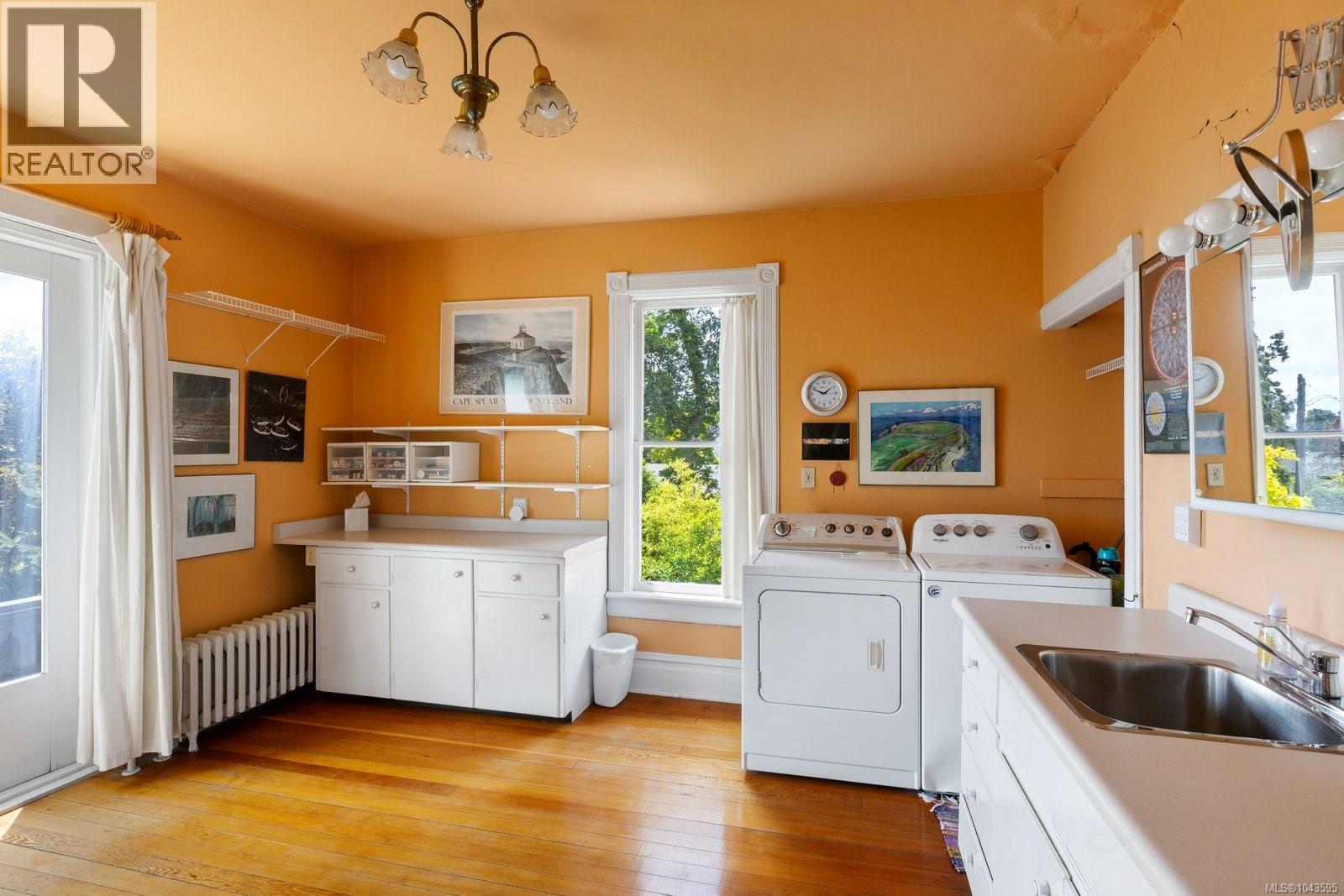 1648 Rockland Ave - 26