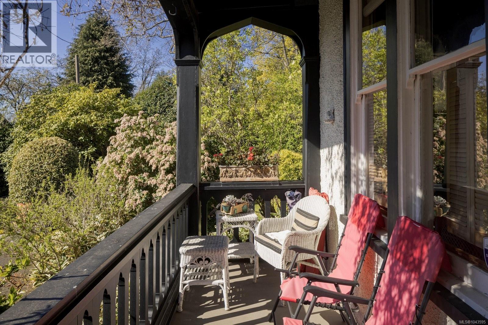 1648 Rockland Ave - 36