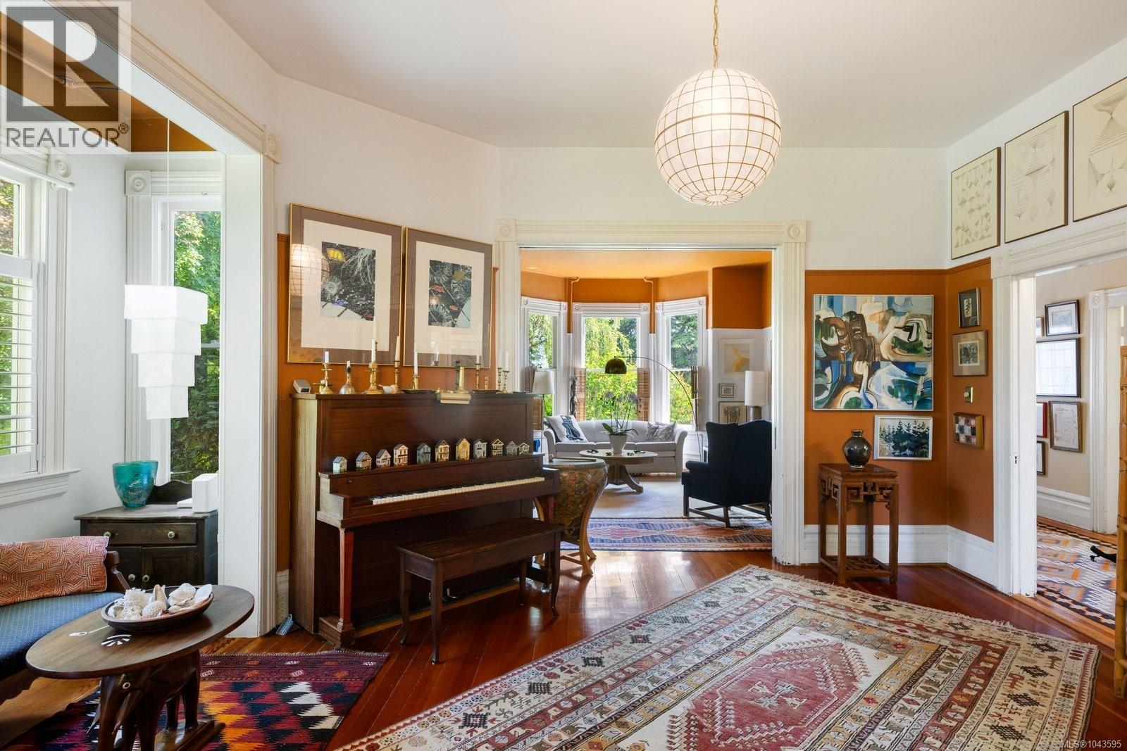 1648 Rockland Ave - 8