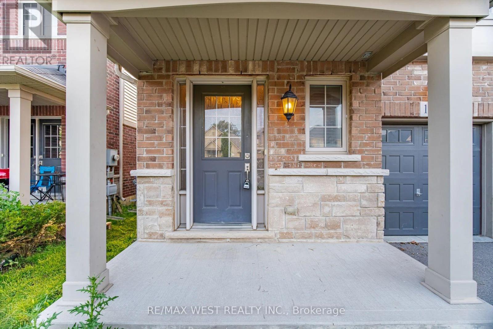 137 ECHOVALLEY DRIVE - 2