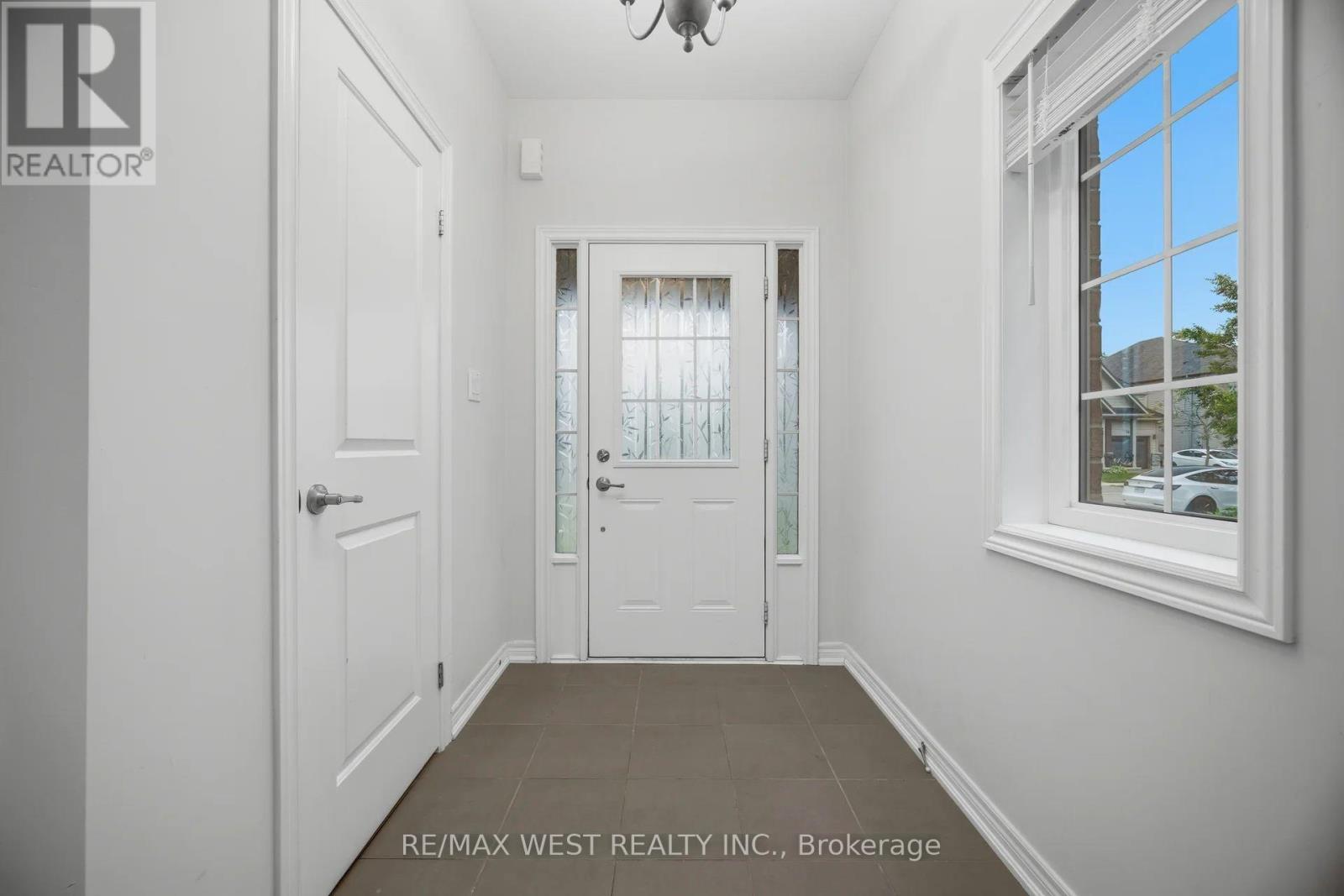 137 ECHOVALLEY DRIVE - 3