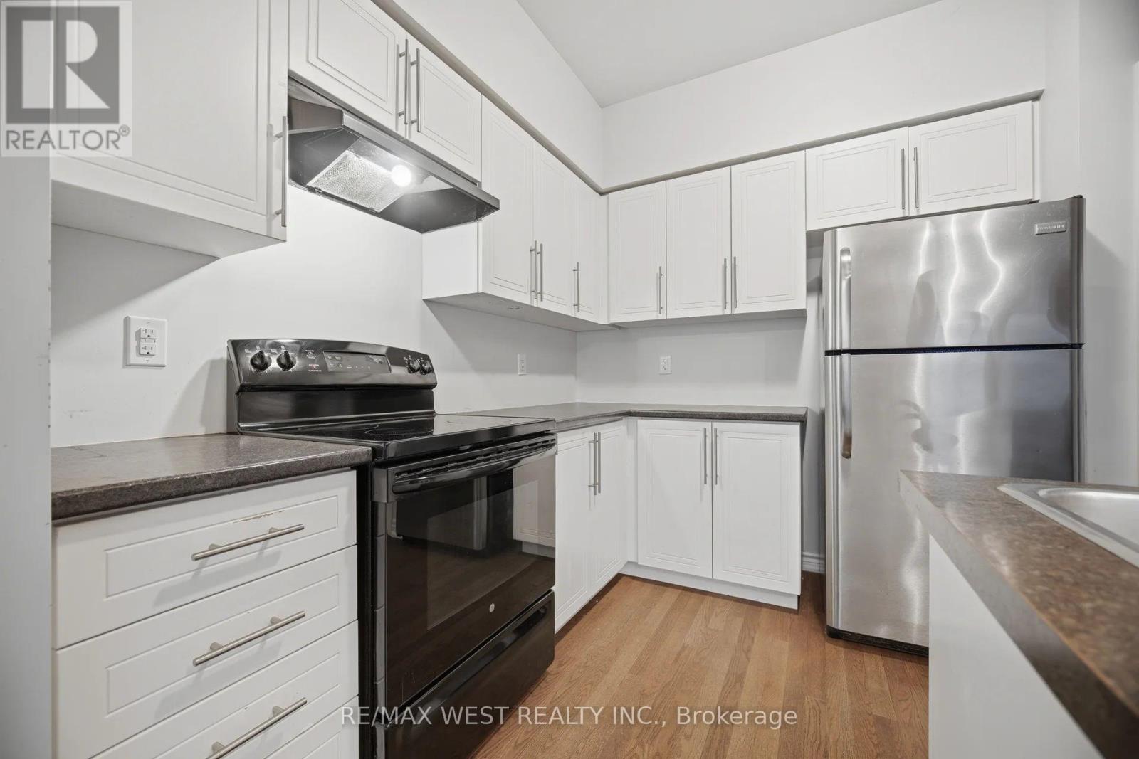 137 ECHOVALLEY DRIVE - 11