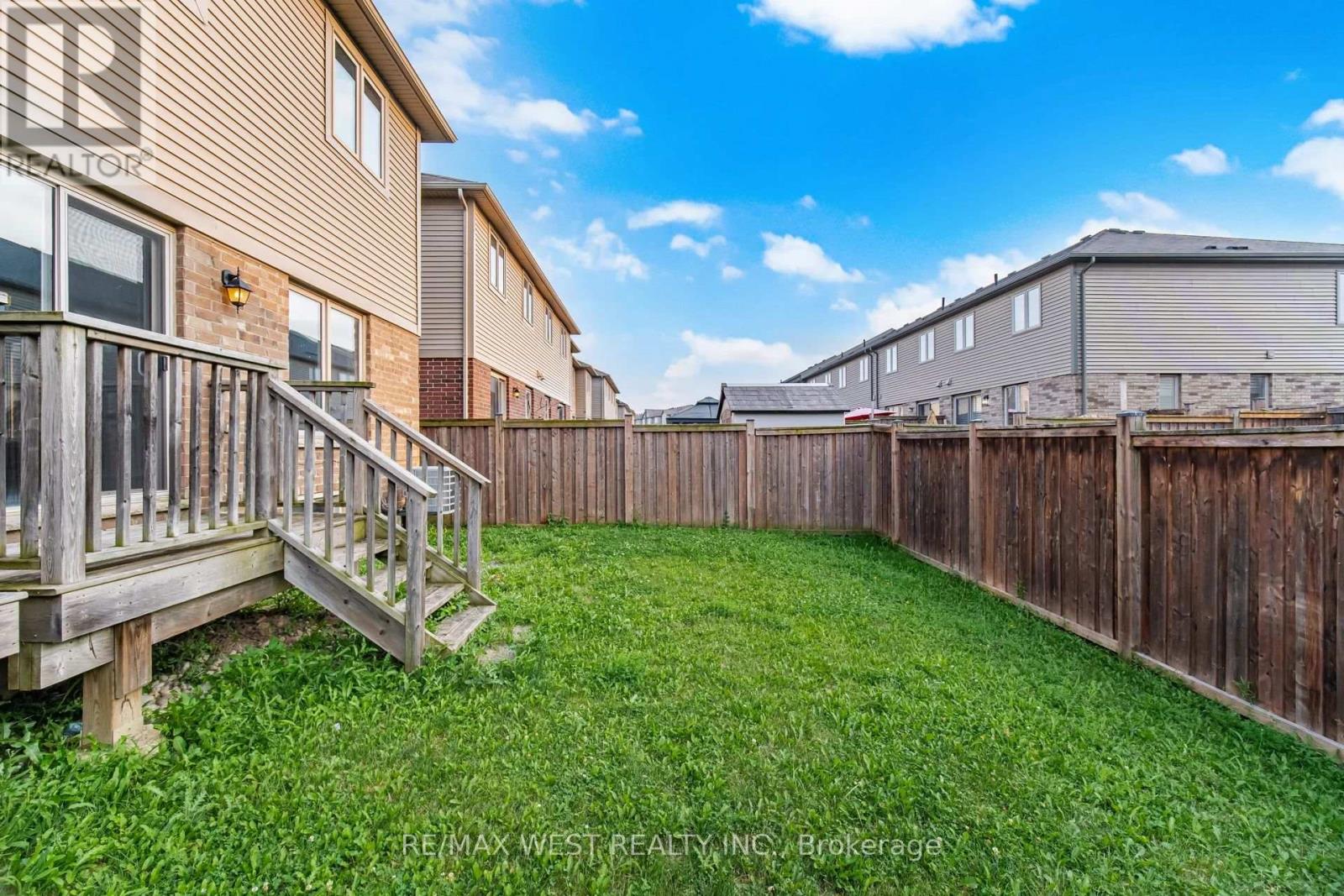 137 ECHOVALLEY DRIVE - 32